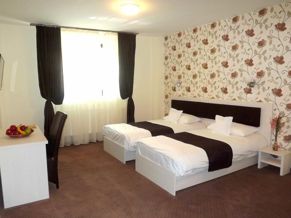 West Plaza Residence Bukurešť Pokoj fotografie